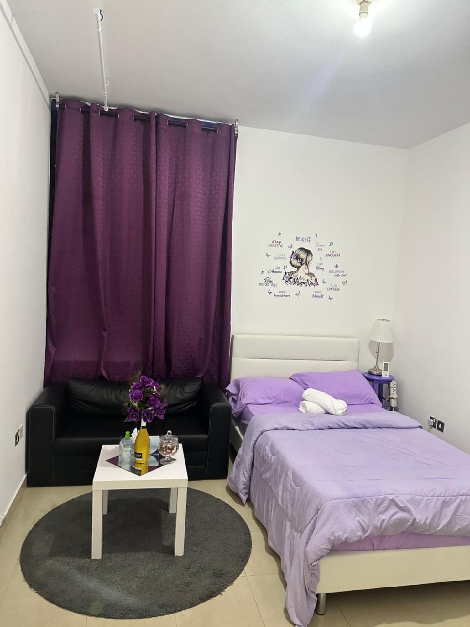 The Purple Place Lejlighed Abu Dhabi Eksteriør billede